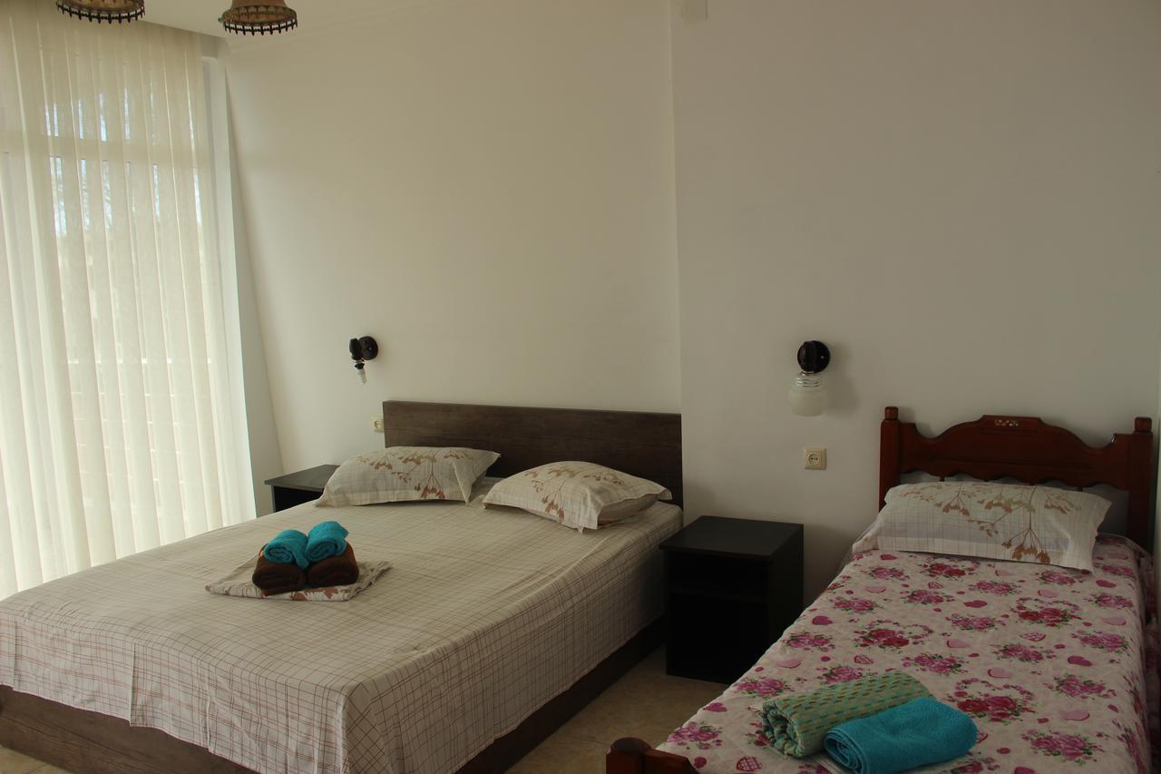 Badu Guest House Kvariati Extérieur photo