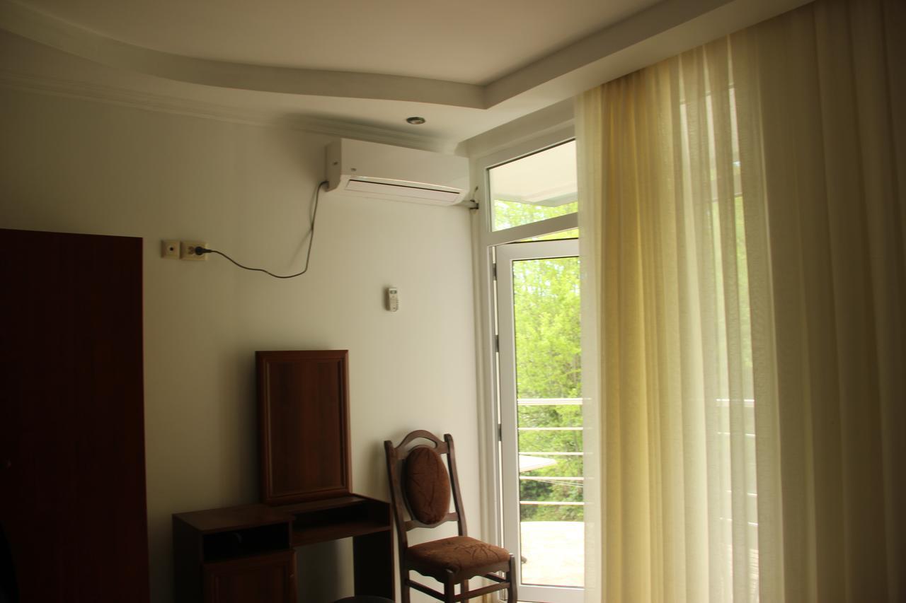 Badu Guest House Kvariati Extérieur photo