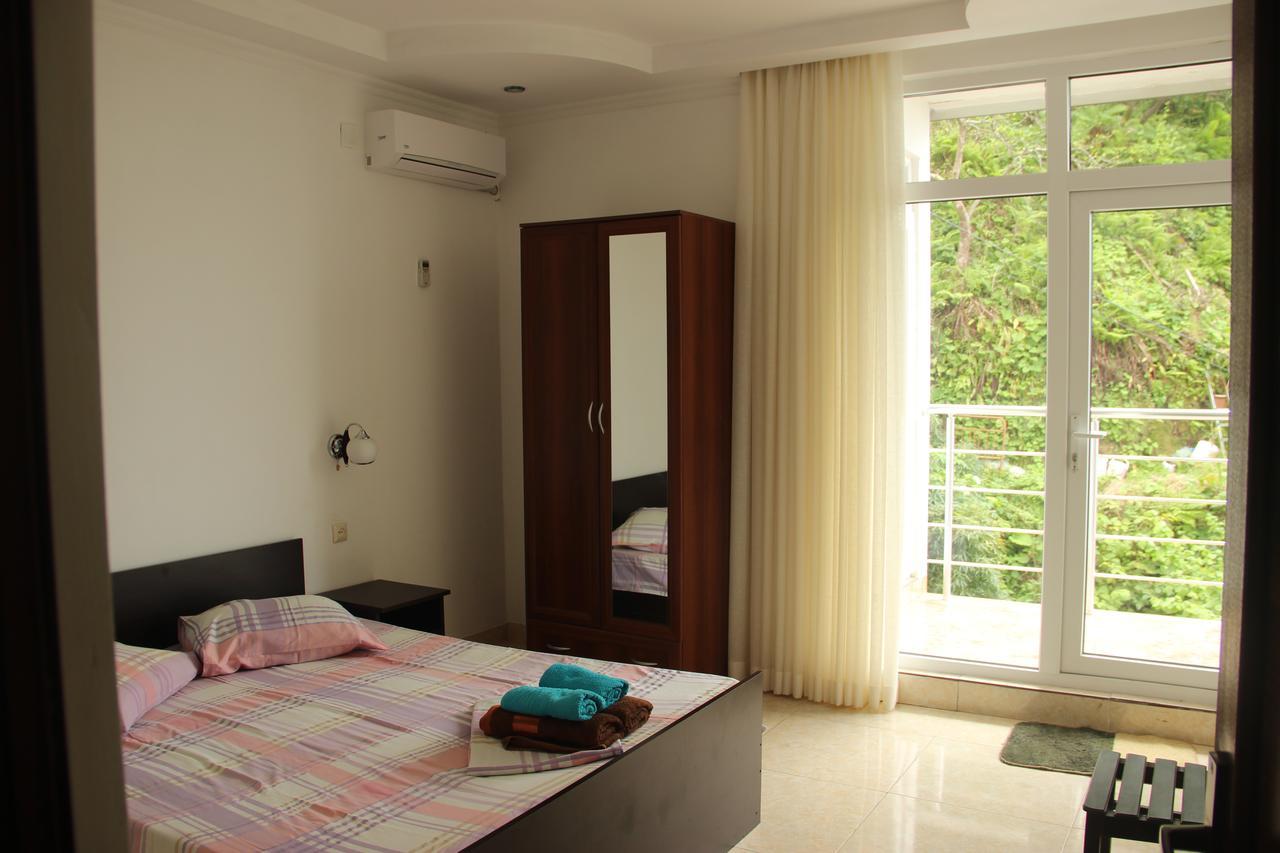 Badu Guest House Kvariati Extérieur photo