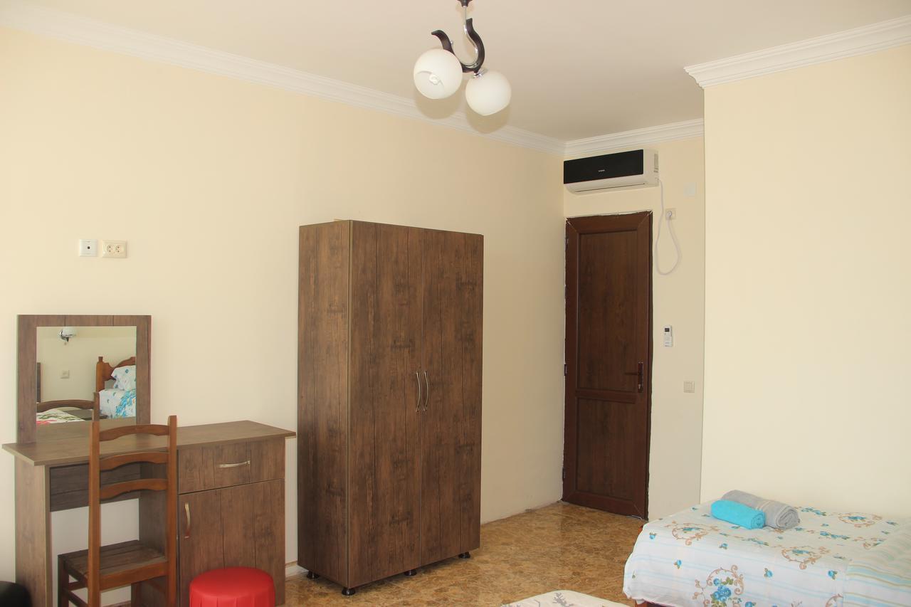 Badu Guest House Kvariati Extérieur photo