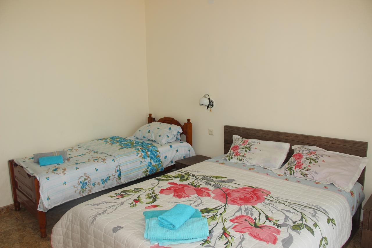 Badu Guest House Kvariati Extérieur photo