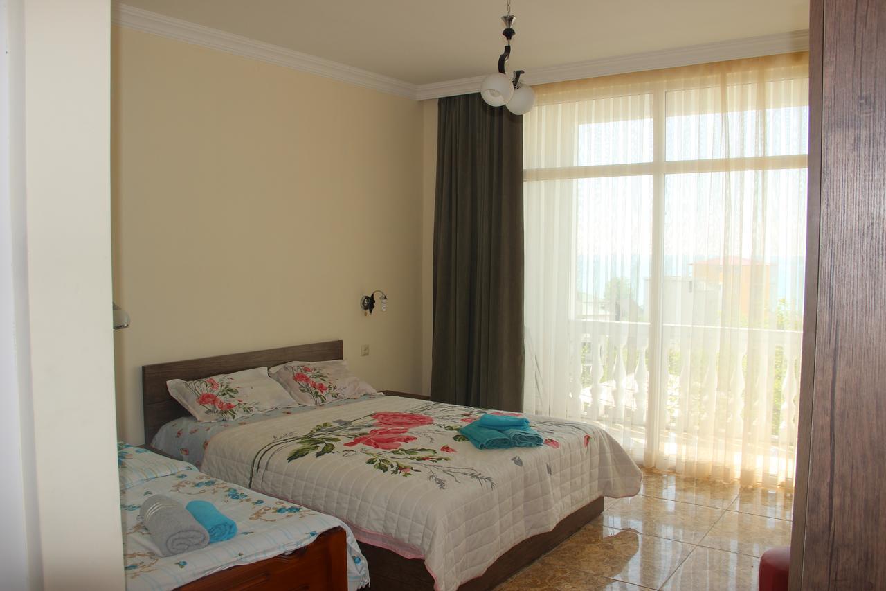 Badu Guest House Kvariati Extérieur photo