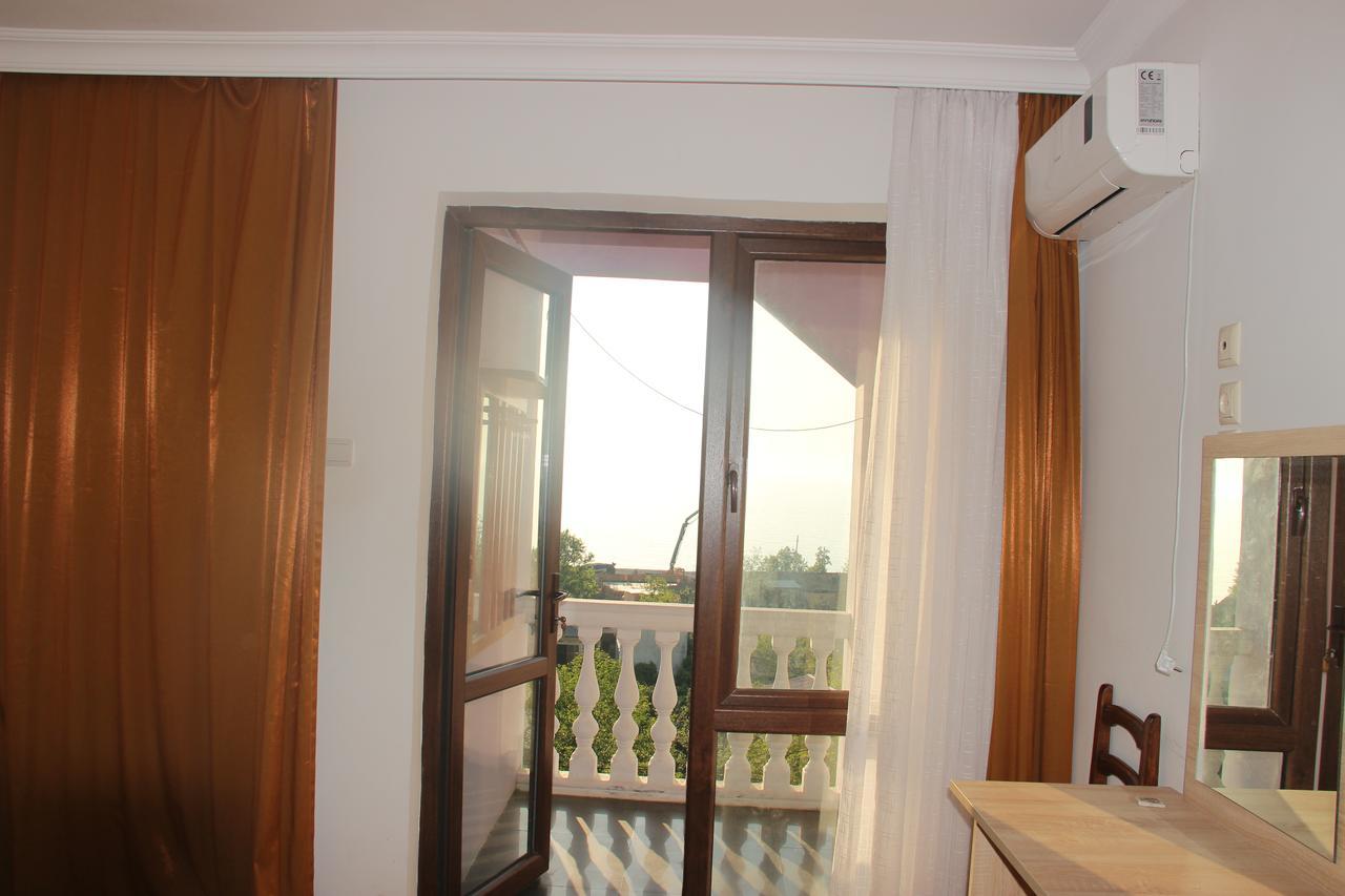 Badu Guest House Kvariati Extérieur photo