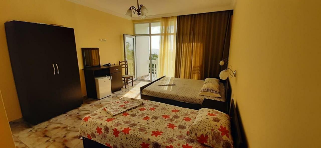 Badu Guest House Kvariati Extérieur photo