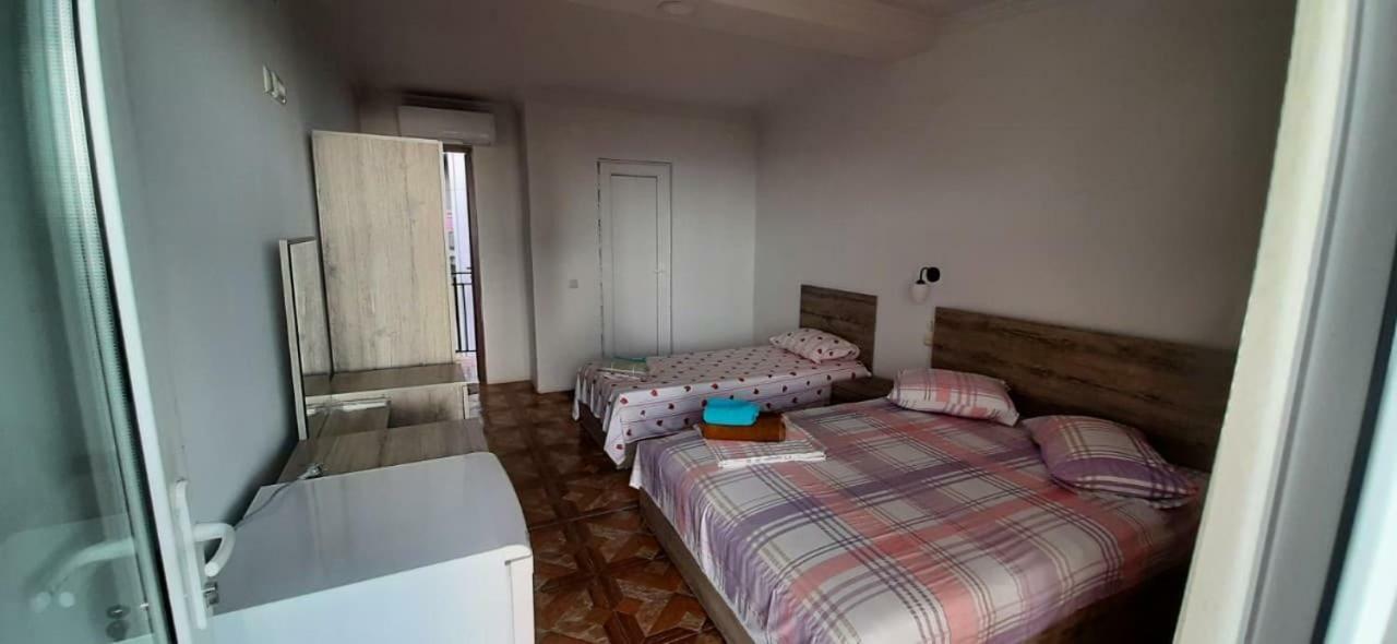 Badu Guest House Kvariati Extérieur photo